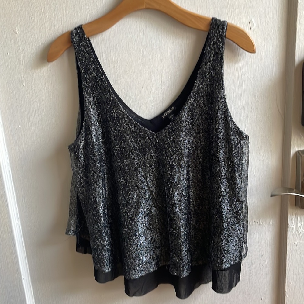 EXPRESS women’s boxy metallic overlay dressy tank top in silver/ black